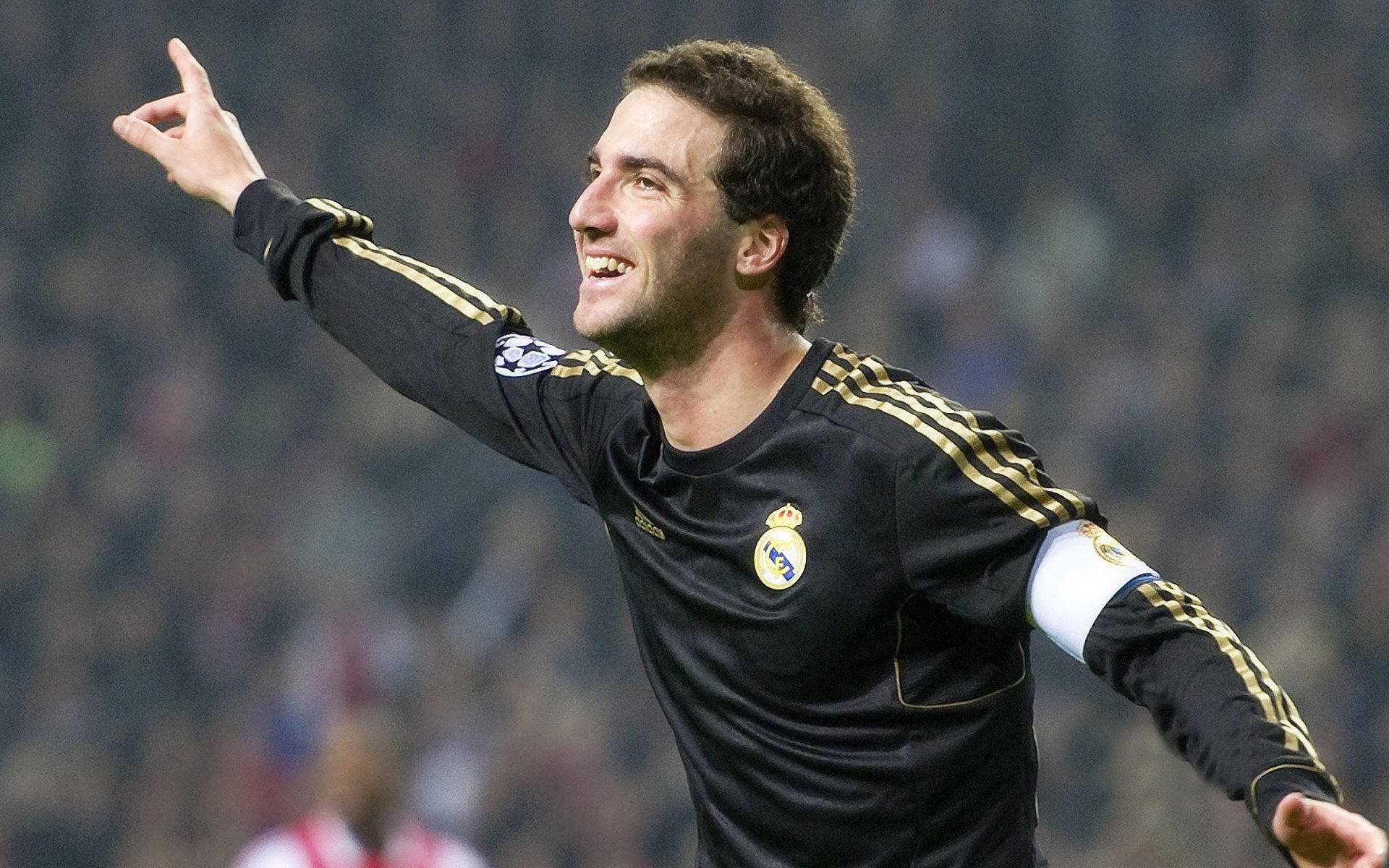 梅赛德斯在技术革新中迎难而上，梅赛德斯公司